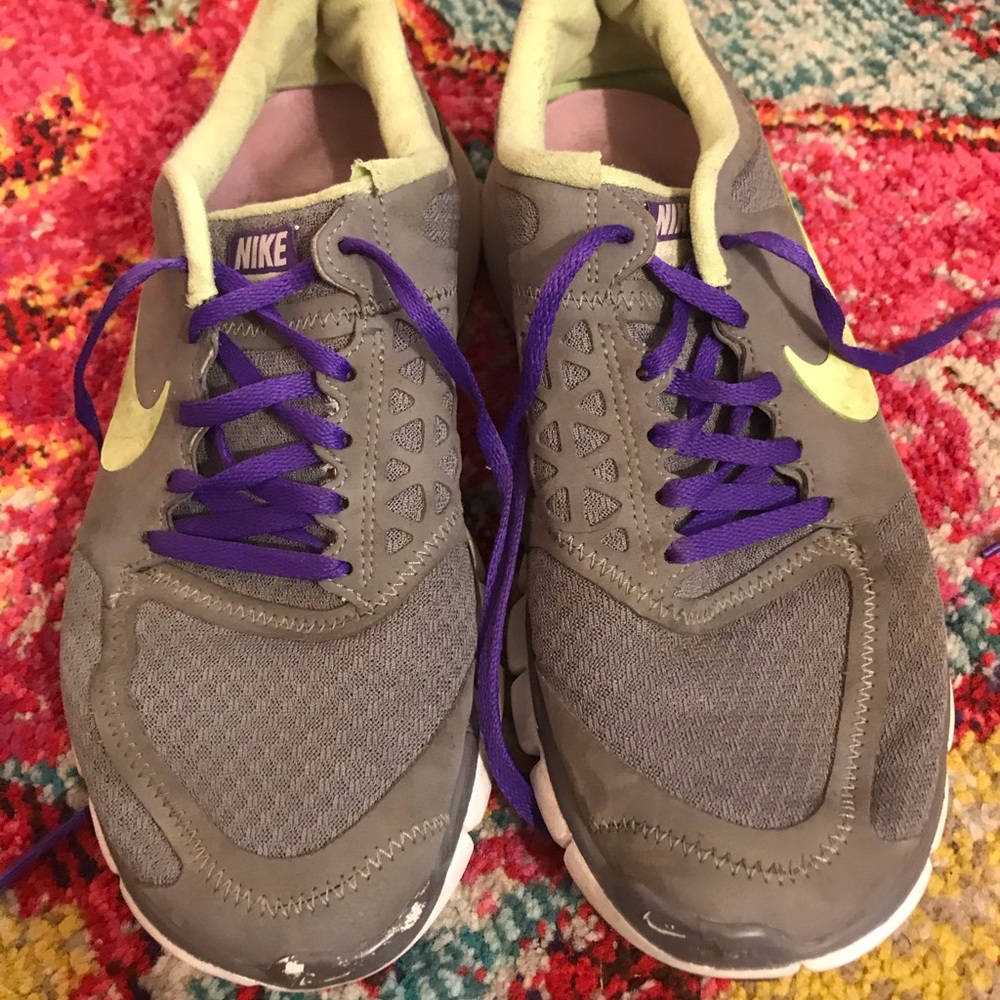 Nike’s women’s running sneaker - Picture 2 of 4